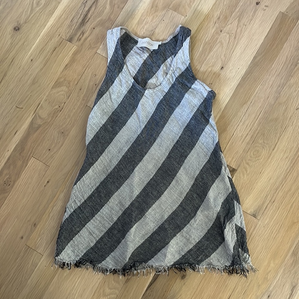 Linen top from Uruguayan Brand called “BADOOK”